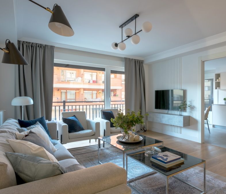 Amueblamiento y decoracion en vivienda de nueva construcción en Urduliz